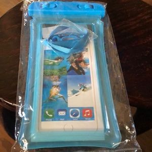 Waterproof cellphone pouch